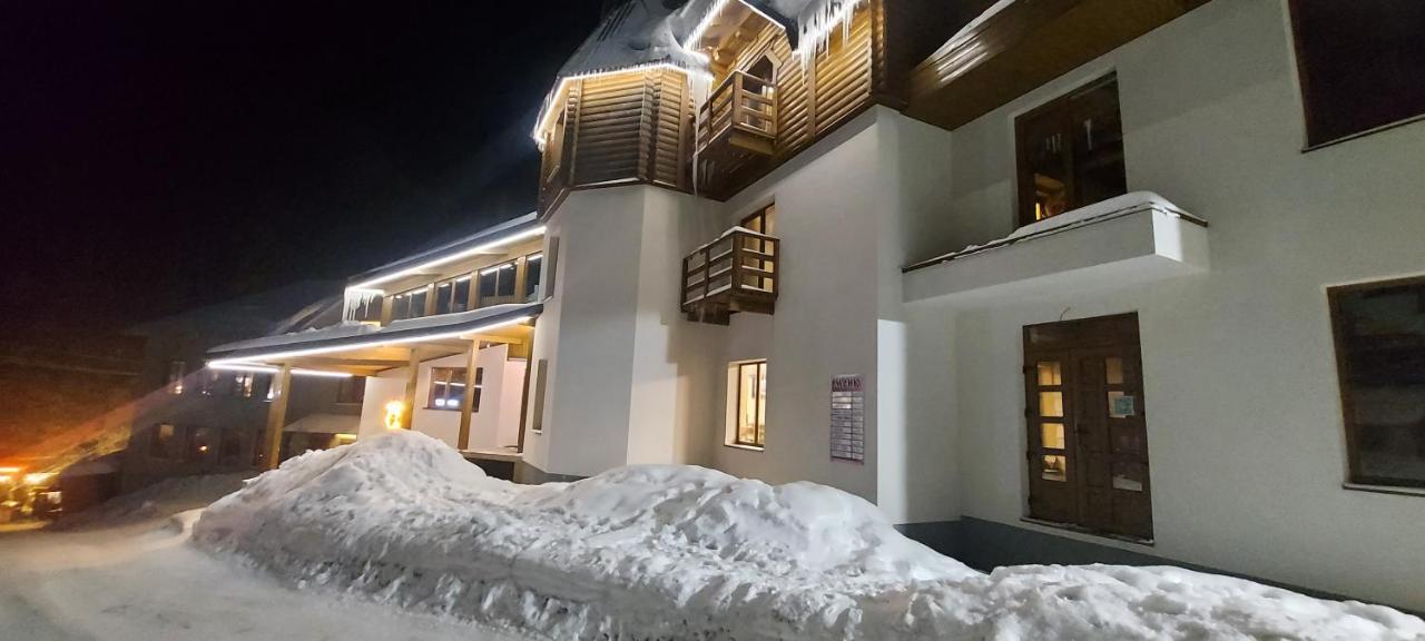 U Stozi Hotel Dragobrat Exterior foto